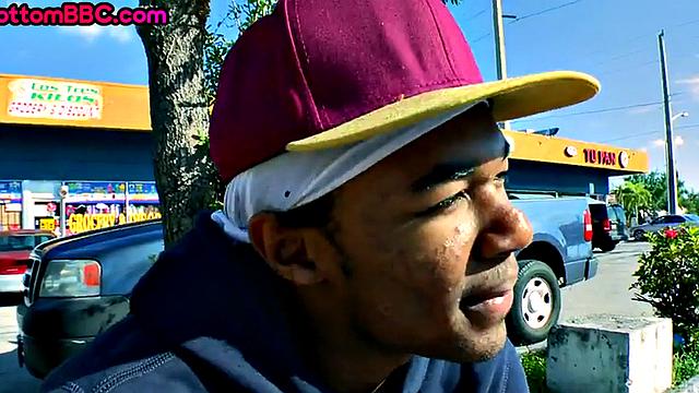 Black thug gets analdrilled by white after blowjob