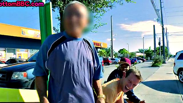 Black thug gets analdrilled by white after blowjob