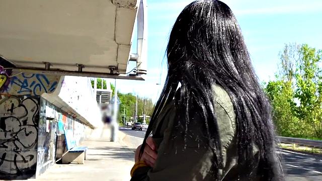 Picked amateur gets nailed in public