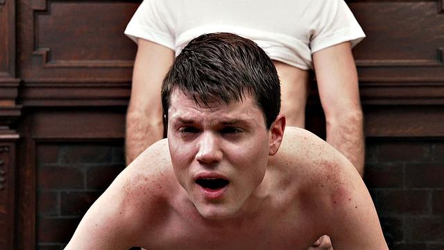 Элдер Джонс не устоял перед страстью священника