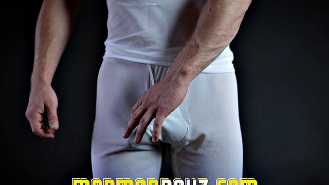 Элдер Джонс не устоял перед страстью священника