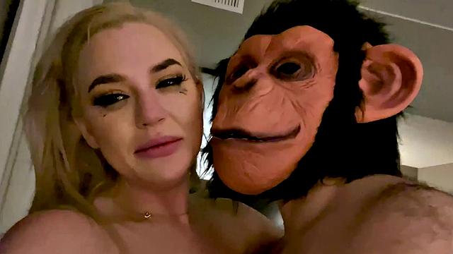 blake blossom жарко трахается с hella в pov