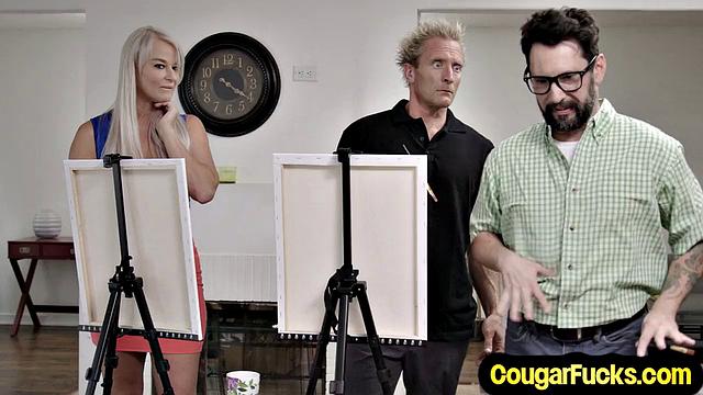 Развратные бабы тягаются за член, а потом им же угощаются киской - вот такие развлечения на вечерок с иронией и без стеснения.