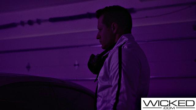 Wicked - Freya Parker Is Busy Riding Dick In Cyberspace