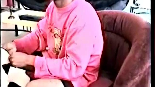 винни захлебывается толстым членом мондо и сглатывает сперму до конца