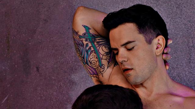 NextDoorRaw - Threesome Fuckfest