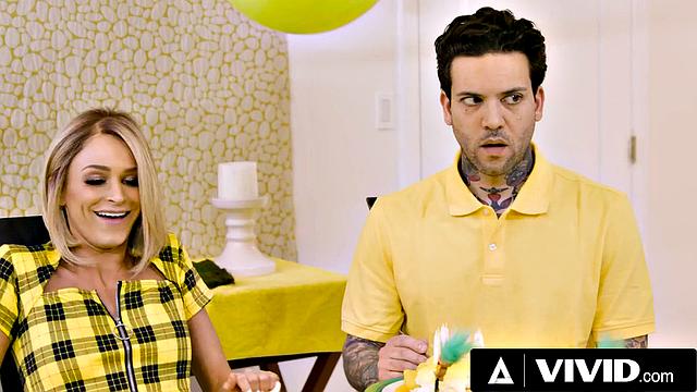 VIVID - Kenzie Taylor And Briana Banks Devour Emma Hix In Hot Lesbian Threesome