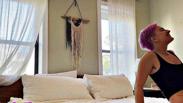 Amateur genderfluid in panties licks GF's at home