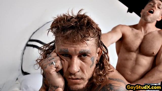 Tattooed muscle jock cockriding lover