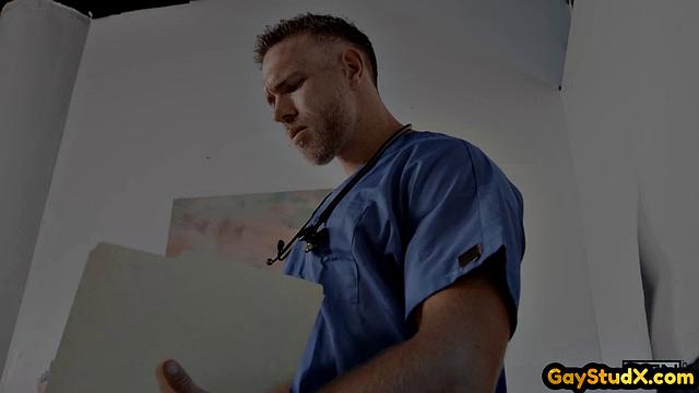 Tattooed muscle jock cockriding lover