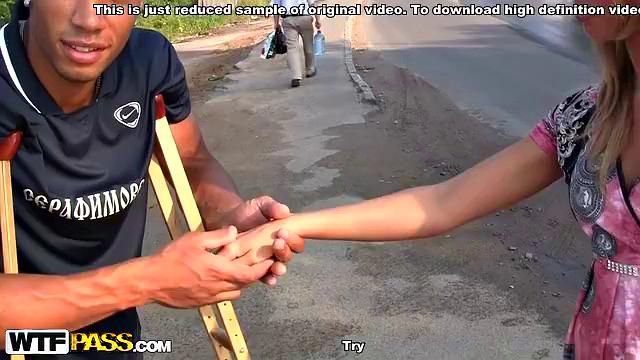 Public Blowjob from a Hottie