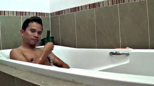 Nippon amateur twink toys ass and jerks cock in bathtub