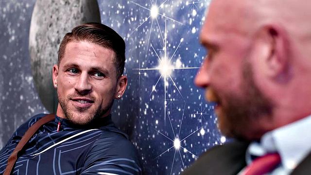 Public gaydaddy enjoys bareback with athletic jock