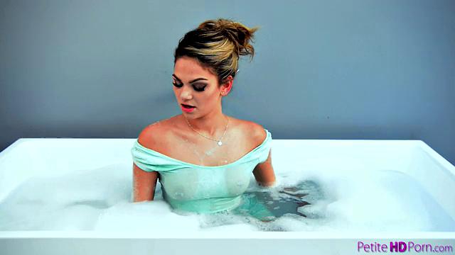 Little Passion - S18:E1