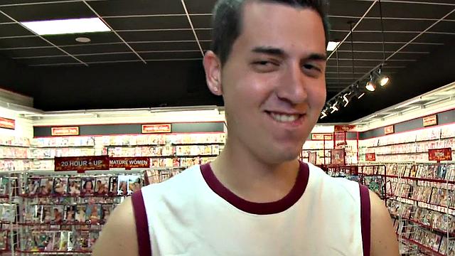 Str8 college stud sucked by gay till cumshot