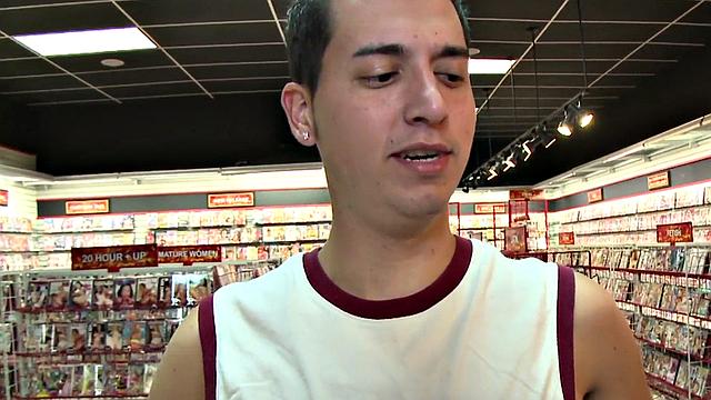 Str8 college stud sucked by gay till cumshot