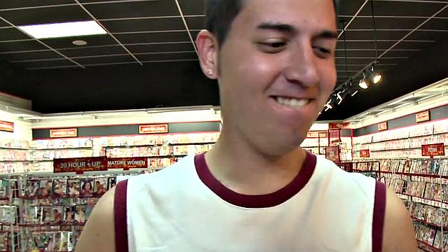 Str8 college stud sucked by gay till cumshot