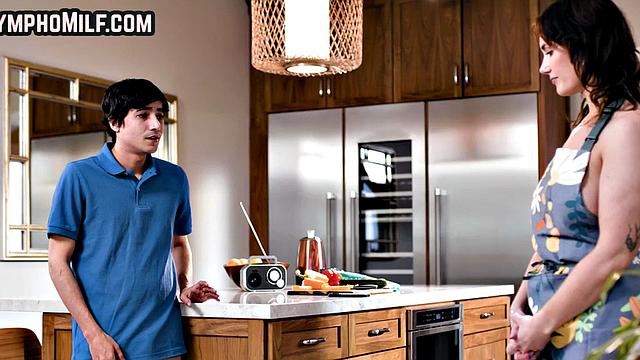 Sexy MILF penetrated by big dick in tight pussy