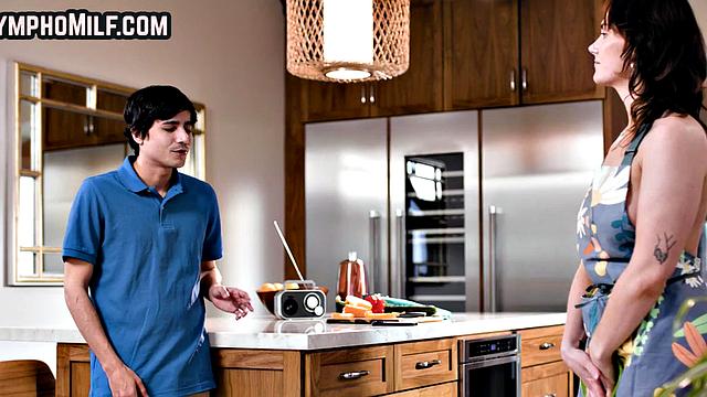 Sexy MILF penetrated by big dick in tight pussy