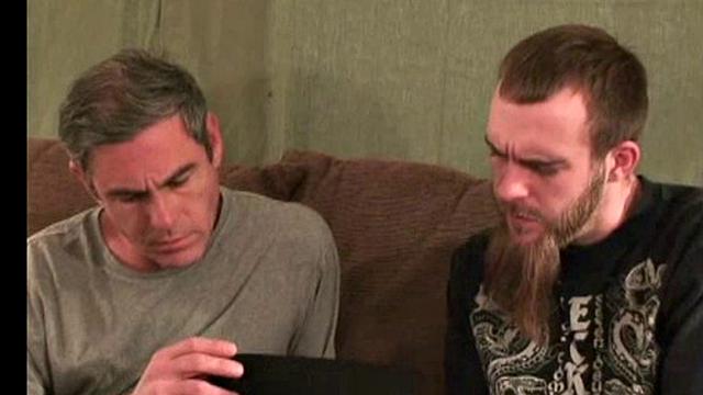 матти дрочит эдду и доводит до оргазма минетом