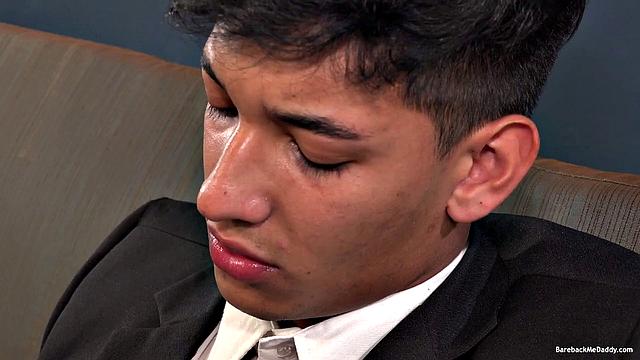 Клод и Жоадри жарко трахаются и кончают вместе, гей секс без стеснения.