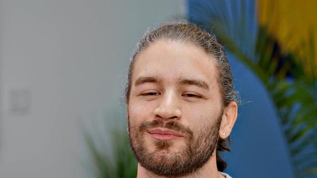 Solo eager jock with hairy chest wanks dick at home