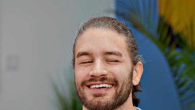 Solo eager jock with hairy chest wanks dick at home