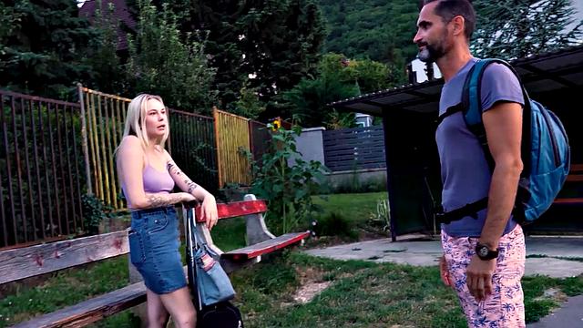 HUNT4K. Experienced man satisfies a guy's blonde GF for cash