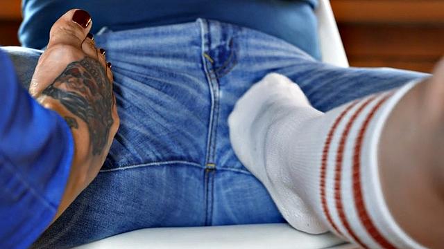 Transgender beauties in threesome fucked by black male dick