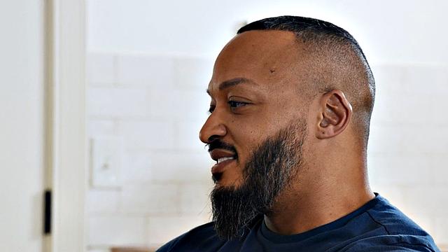 Transgender beauties in threesome fucked by black male dick