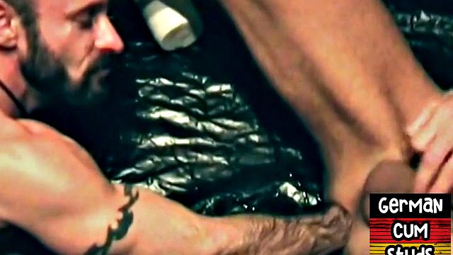 Retro amateurs in anal endeavor