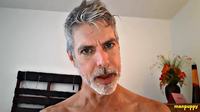 Richard Lennox hooks up with a giant guy and cracks jokes while getting seriously pounded
