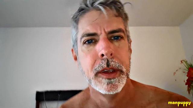 Richard Lennox hooks up with a giant guy and cracks jokes while getting seriously pounded