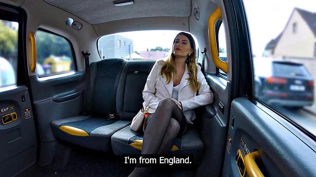 Stunning Babe in Stockings Pussysmashed