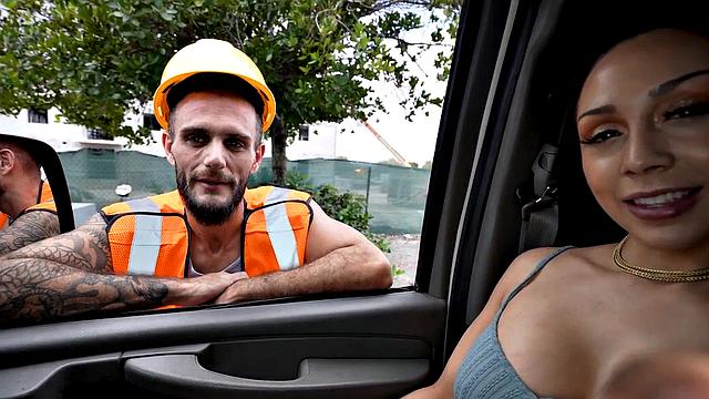 стрейт рабочий трахает жадного пассива в фургоне