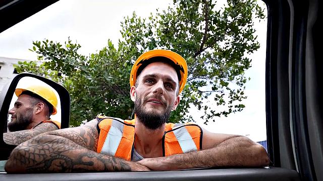 Picked-up straight worker fucks greedy gay asshole in van