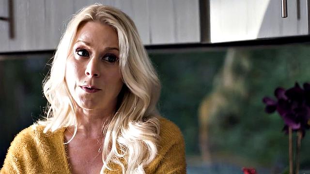 Petite dyke bitch seduced by MILF slut b4 eating pussy