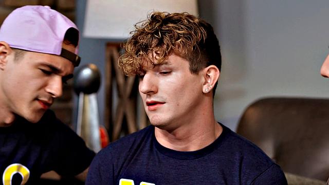 NextDoorTwink Pledges Trick Sexy Fratboys Into Fucking