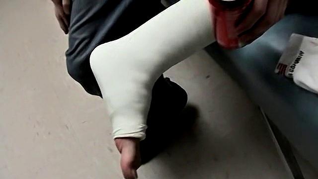 Foot Cast for Evan in Need - Featuring Evan Heinze and Ian Madrox