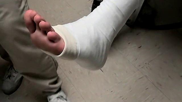Foot Cast for Evan in Need - Featuring Evan Heinze and Ian Madrox