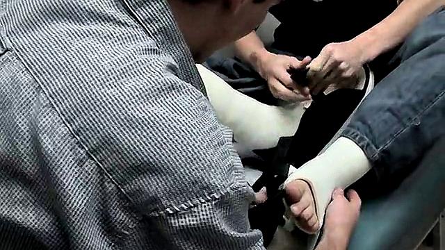 Foot Cast for Evan in Need - Featuring Evan Heinze and Ian Madrox