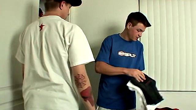 Сочная попка получает порку - Иан Мэдрок и Джеремайя Джонсон