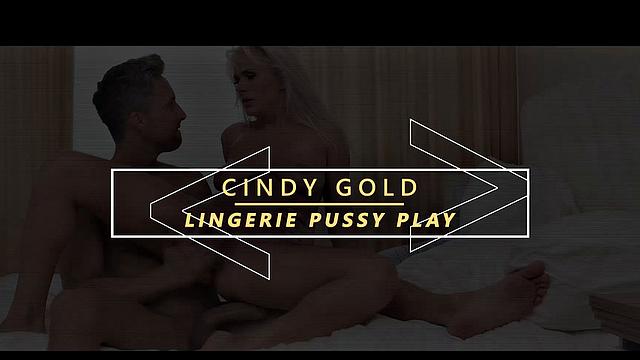 Mature Babe Cindy Gold Plays
