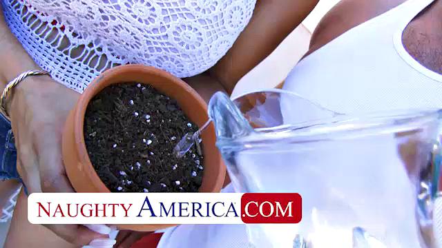 Isis Love gets juicy creampie