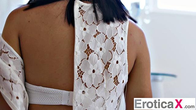 Petite Hottie Creampied By Hot Cock - EroticaX