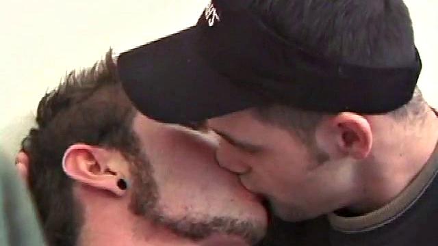 Amateurs Bama and Damian Get It On