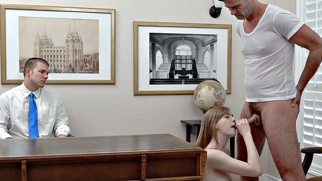 офисные красотки идут на всё ради премии