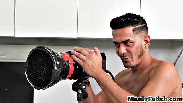 Muscled Stud gives head to lover