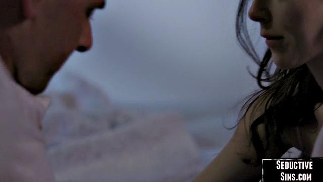 Хрупкая блондинка развела любовника на страстный секс в белье.