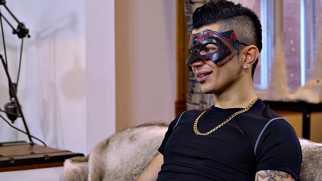 Amateur masked stud cums after BJ and HJ by cameraman